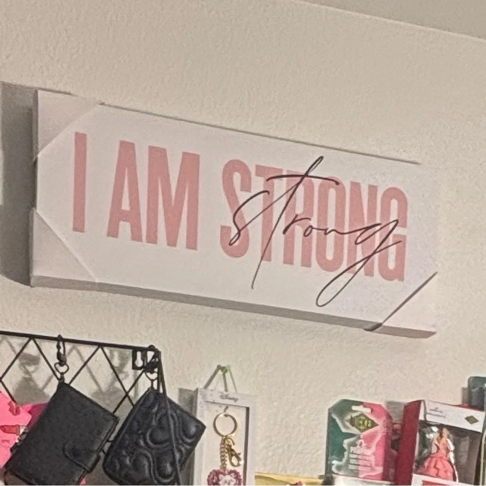 Inspirational I AM STRONG  Wall Art
